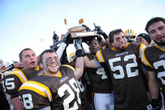 Yellow Jackets Beat JCU, 45-37, to Retake Cuyahoga Gold Bowl