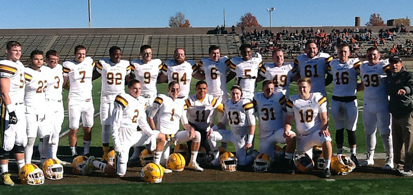 Football Team Defeats ONU in Season Finale on Seniors&rsquo; Day