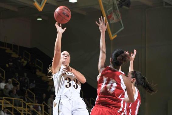 Jackets Defeat Muskingum In New Concord