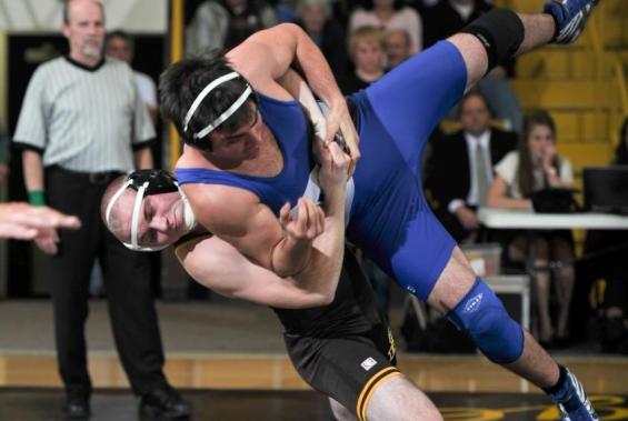 Wrestling Team Falls Muskingum, 33-10