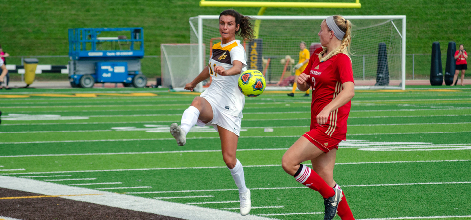 Senior three-time All-OAC and Academic All-OAC forward Rachel Bender (Photo courtesy of Lori Kumorek)