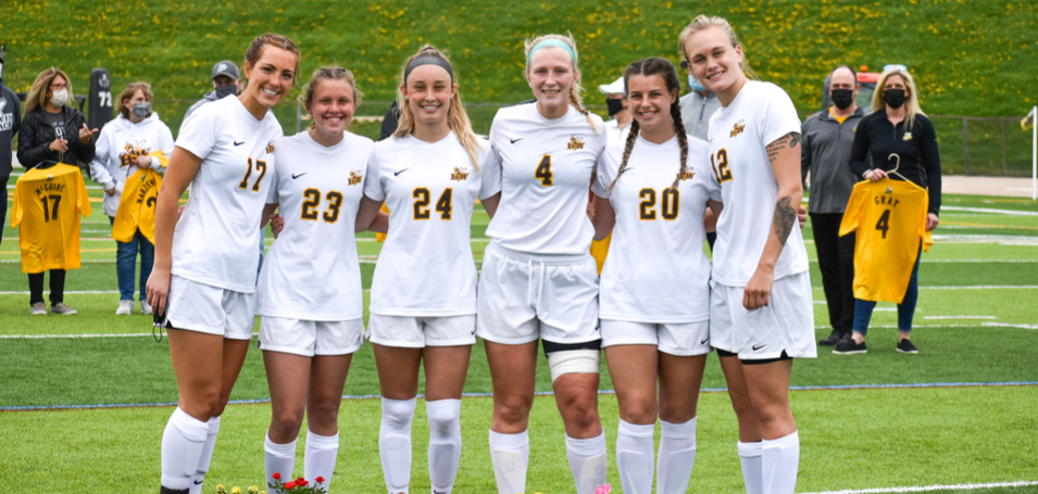 Seniors (Photo Courtesy of Dustin Johnson '24)